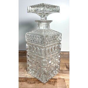 Square Heavy Crystal Glass Decanter Diamond Thumb Print Pattern Decanter